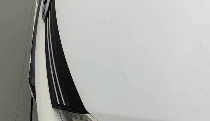 2014 Volkswagen Jetta COMFORTLINE TSI, Petrol, Manual, 66,860 km, Bonnet (hood) - Minor scratches