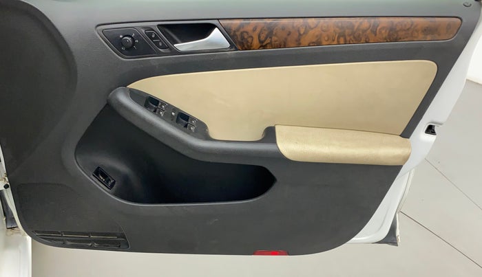 2014 Volkswagen Jetta COMFORTLINE TSI, Petrol, Manual, 66,860 km, Driver Side Door Panels Control
