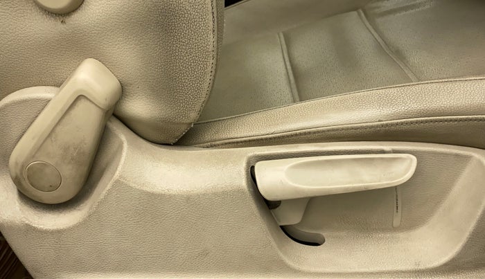 2014 Volkswagen Jetta COMFORTLINE TSI, Petrol, Manual, 66,860 km, Driver Side Adjustment Panel