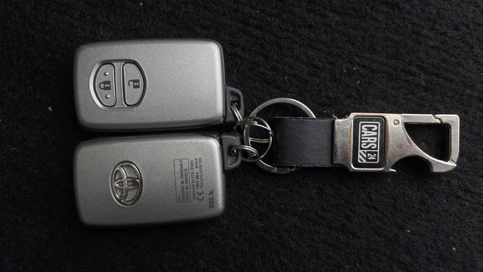 TOYOTA PRADO-Key Close-up
