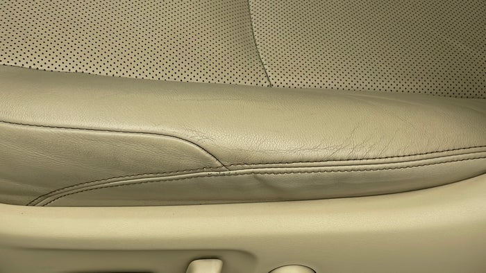 TOYOTA PRADO-Seat LHS Front Scratch