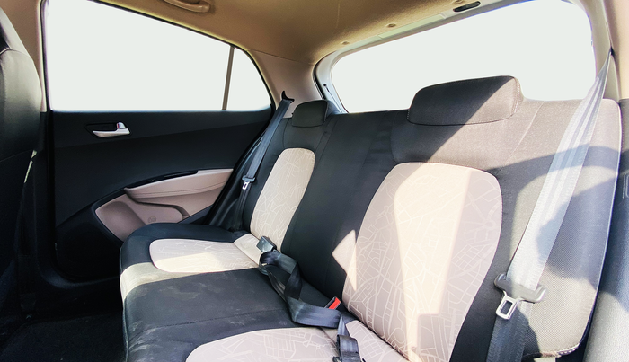 2016 Hyundai Grand i10 SPORTZ 1.2 KAPPA VTVT, Petrol, Manual, 57,675 km, Right Side Rear Door Cabin