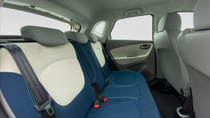 RENAULT CAPTUR-Right Side Door Cabin View