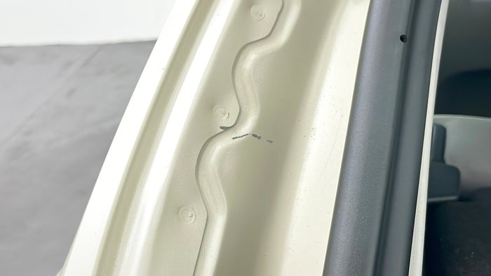 RENAULT CAPTUR-Pillar LHS C Scratch