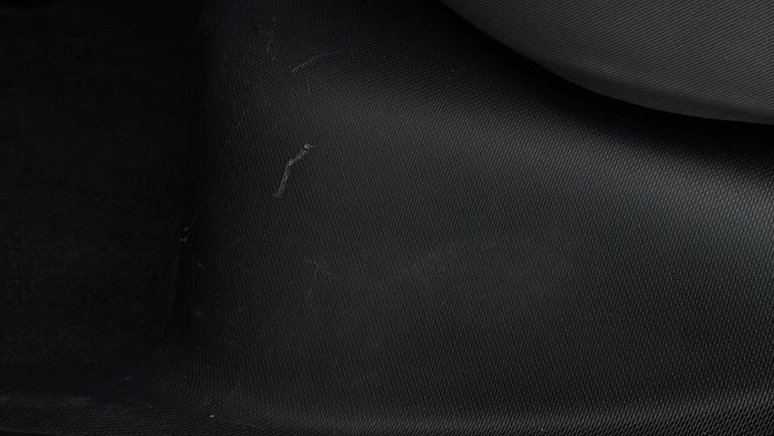RENAULT CAPTUR-Seat 2nd row LHS Scratch