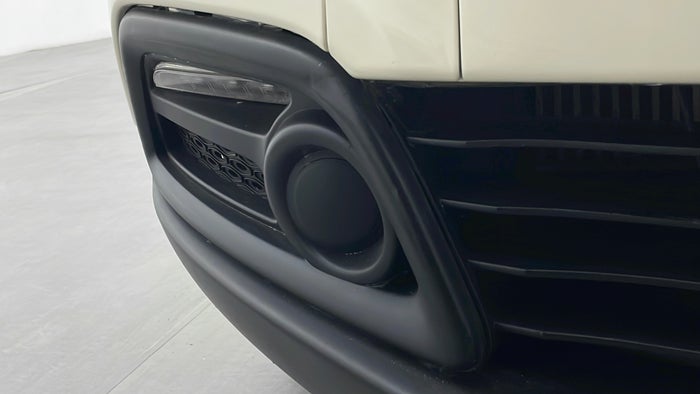RENAULT CAPTUR-Fog Light Cover RHS Front Broken