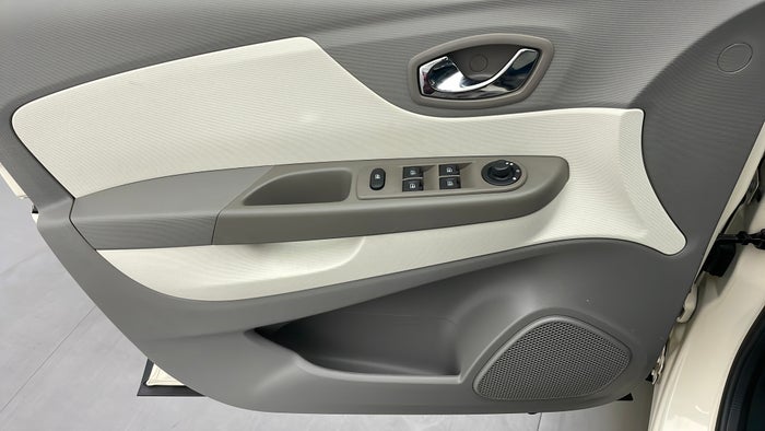 RENAULT CAPTUR-Driver Side Door Panels Controls