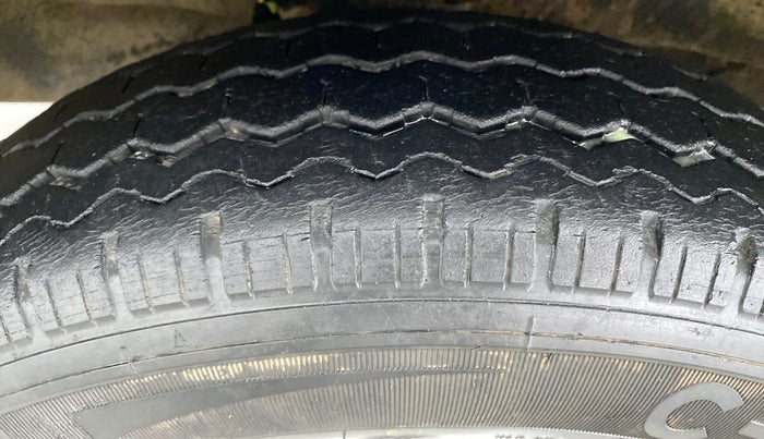2018 Maruti Eeco 5 STR WITH AC PLUSHTR, Petrol, Manual, 11,701 km, Left Front Tyre Tread