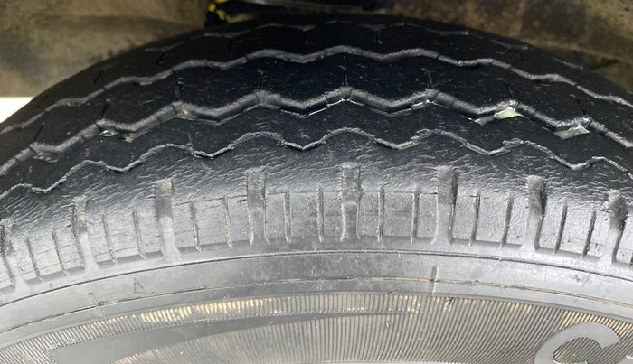 2018 Maruti Eeco 5 STR WITH AC PLUSHTR, Petrol, Manual, 11,701 km, Right Front Tyre Tread