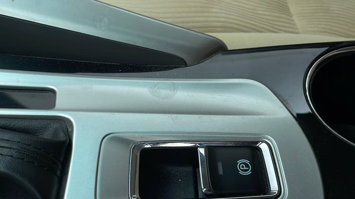MITSUBISHI MONTERO SPORT-Centre Console Trim Stain