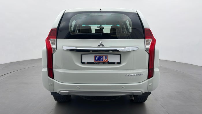 MITSUBISHI MONTERO SPORT-Back/Rear View