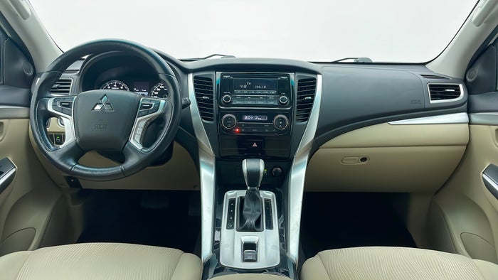MITSUBISHI MONTERO SPORT-Dashboard View