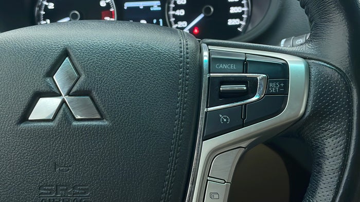 MITSUBISHI MONTERO SPORT-Cruise Control
