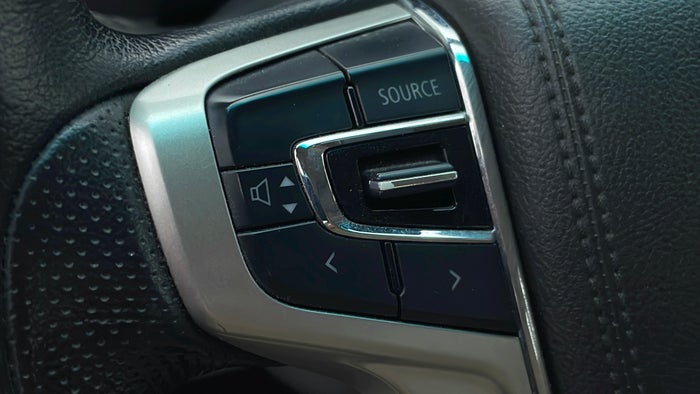 MITSUBISHI MONTERO SPORT-Steering Wheel Media Control Faded