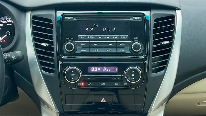 MITSUBISHI MONTERO SPORT-Center Console