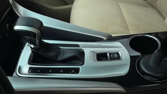 MITSUBISHI MONTERO SPORT-Gear Lever