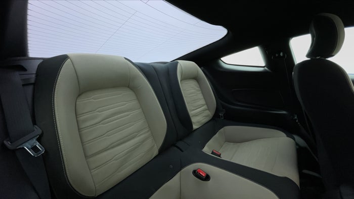 FORD MUSTANG-Right Side Door Cabin View