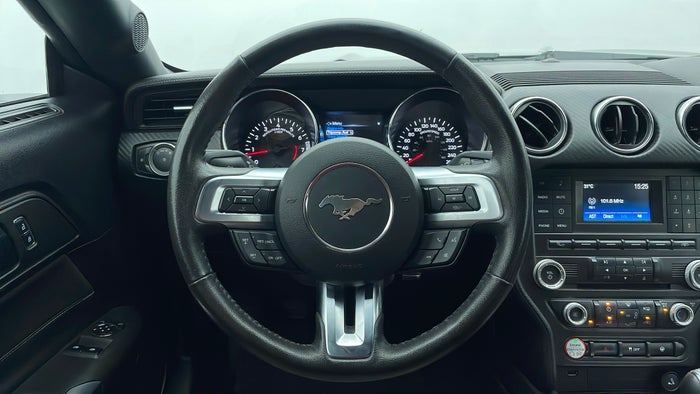 FORD MUSTANG-Steering Wheel Close-up