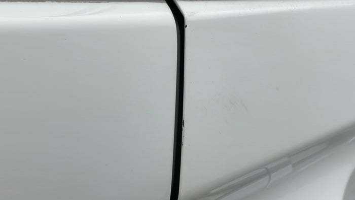 MITSUBISHI MONTERO SPORT-Door Exterior RHS Rear Scratch