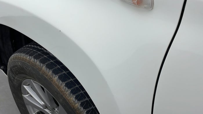 MITSUBISHI MONTERO SPORT-Fender LHS Scratch