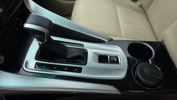 MITSUBISHI MONTERO SPORT-Gear Lever