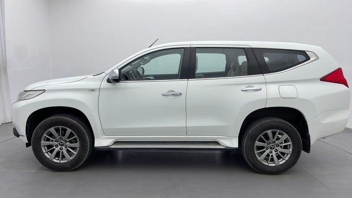 MITSUBISHI MONTERO SPORT-Left Side View