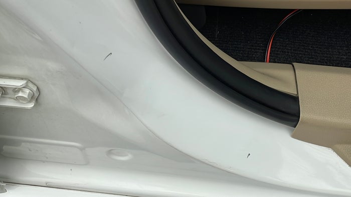 MITSUBISHI MONTERO SPORT-Pillar RHS B Scratch