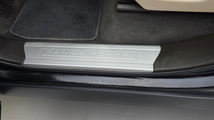 LAND ROVER RANGE ROVER SPORT-Running Board LHS Scratch