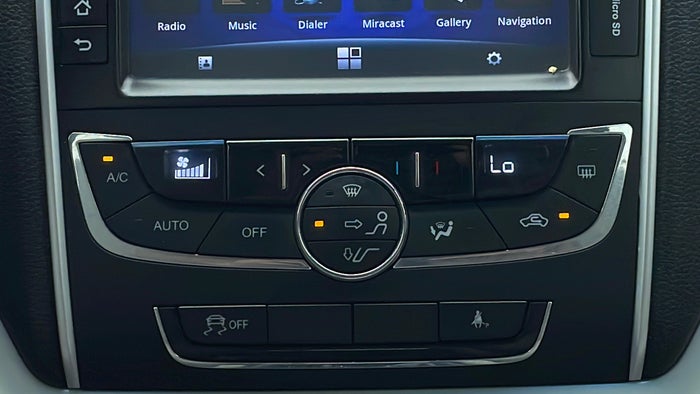 GEELY EMGRAND 7-Automatic Climate Control
