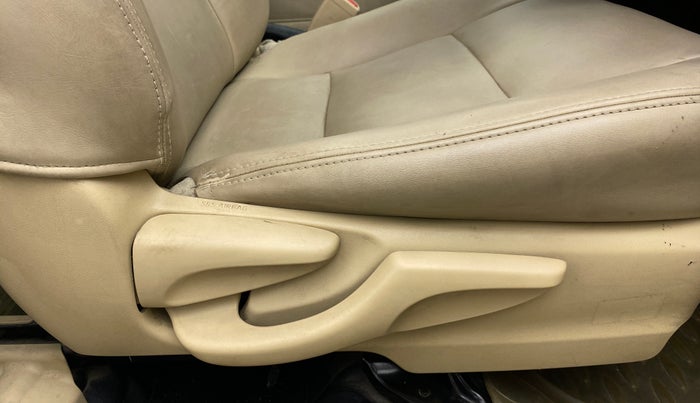 2018 Toyota YARIS J MT, Petrol, Manual, 19,785 km, Driver Side Adjustment Panel