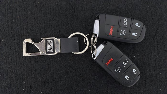 DODGE DURANGO-Key Close-up