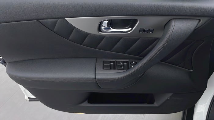 INFINITI QX70-Driver Side Door Panels Controls