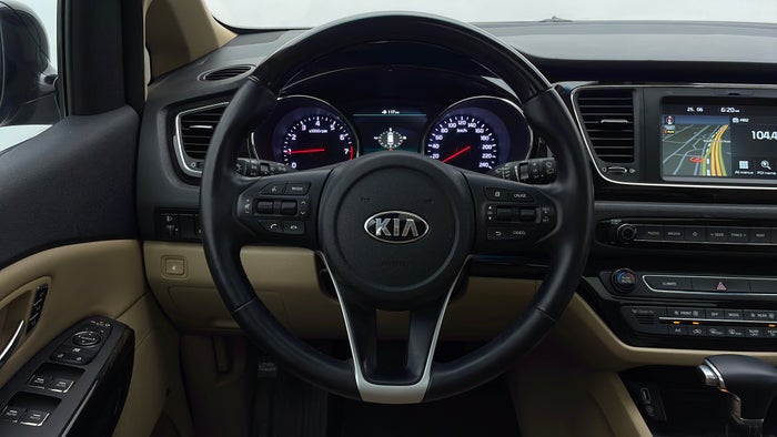 KIA CARNIVAL-Steering Wheel Close-up