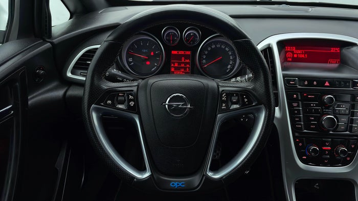 OPEL ASTRA-Steering Wheel Close-up