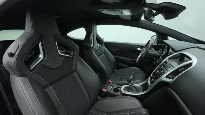 OPEL ASTRA-Right Side Front Door Cabin View