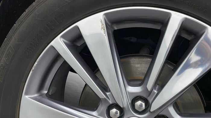 CADILLAC XT6-Alloy Wheel LHS Rear Scratch