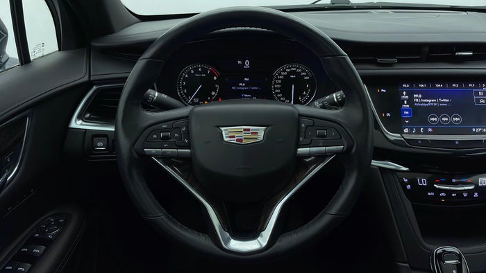 CADILLAC XT6-Steering Wheel Close-up