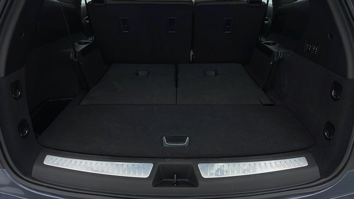 CADILLAC XT6-Boot Inside View