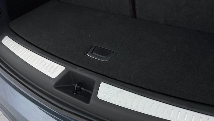 CADILLAC XT6-Dicky /Boot Door Boot interior Scratch