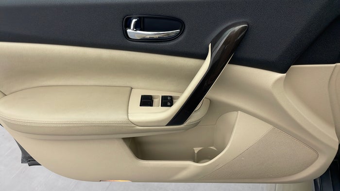 NISSAN MAXIMA-Driver Side Door Panels Controls