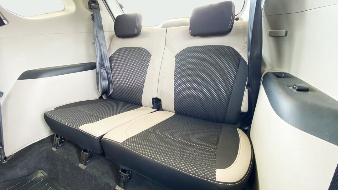 Third Seat Row ( optional )