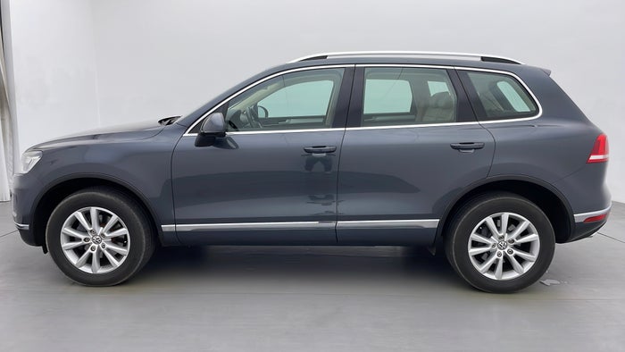 VOLKSWAGEN TOUAREG-Left Side View