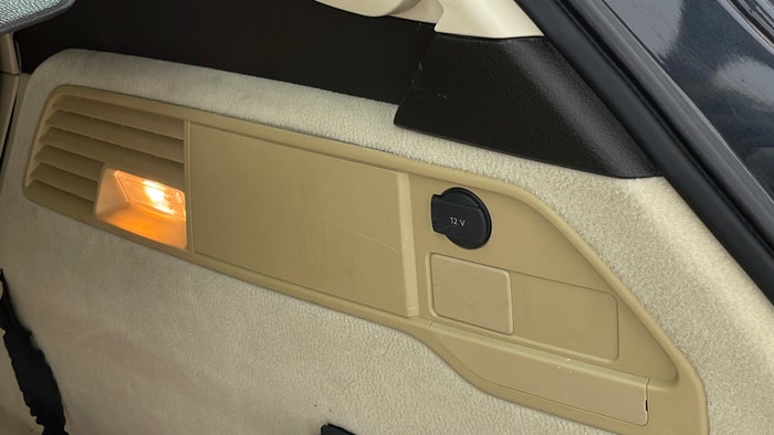 VOLKSWAGEN TOUAREG-Dicky /Boot Door Boot interior Scratch