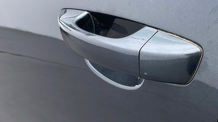 VOLKSWAGEN TOUAREG-Door Exterior LHS Front Scratch