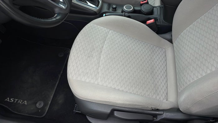 OPEL ASTRA-Seat LHS Front Faded
