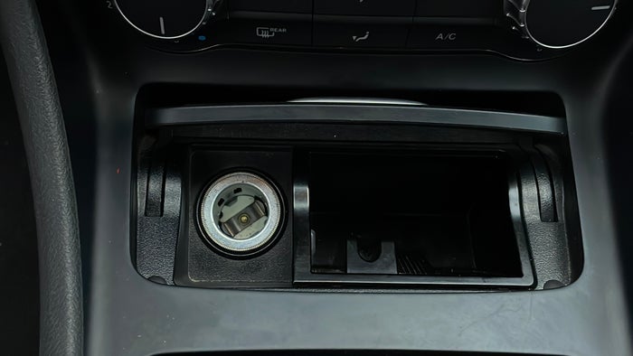 MERCEDES BENZ GLA CLASS-Centre Console Cover Missing