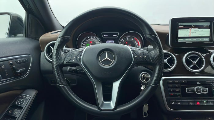 MERCEDES BENZ GLA CLASS-Steering Wheel Close-up