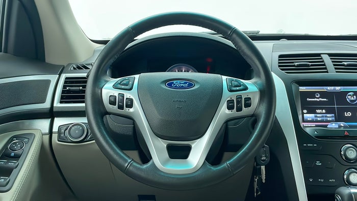 FORD EXPLORER-Steering Wheel Close-up