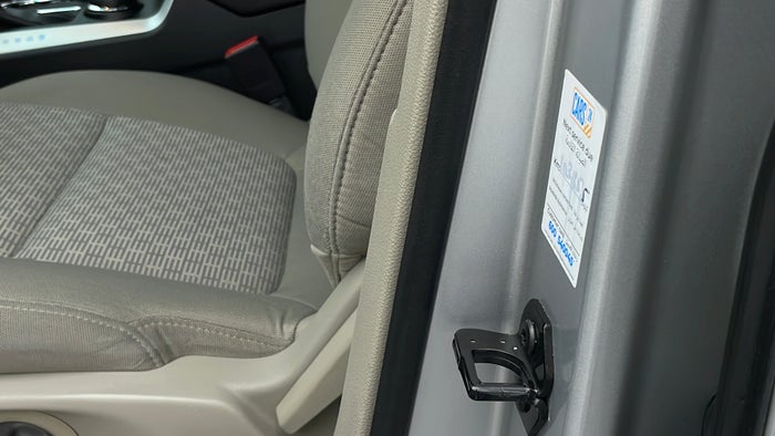 FORD EXPLORER-Door Exterior LHS Front Door Beading Missing/Broken