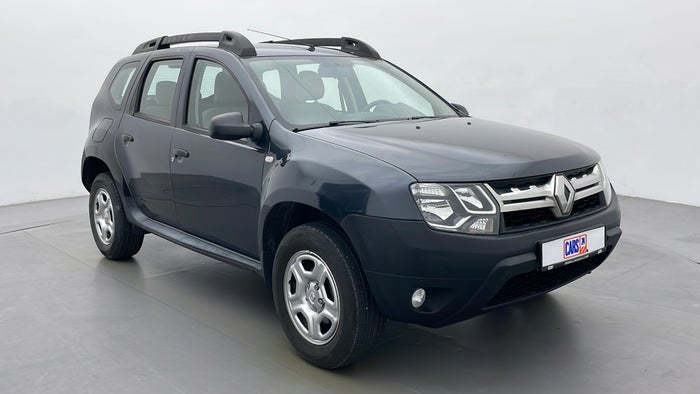 RENAULT DUSTER-Right Front Diagonal (45- Degree) View